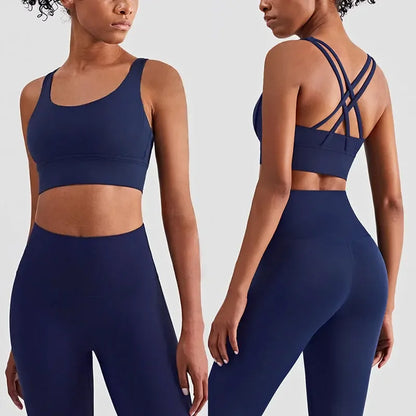 Sports set of leggings with bra.