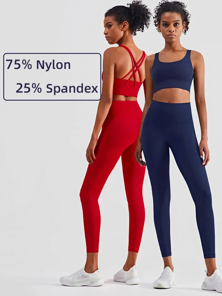 Sports set of leggings with bra.