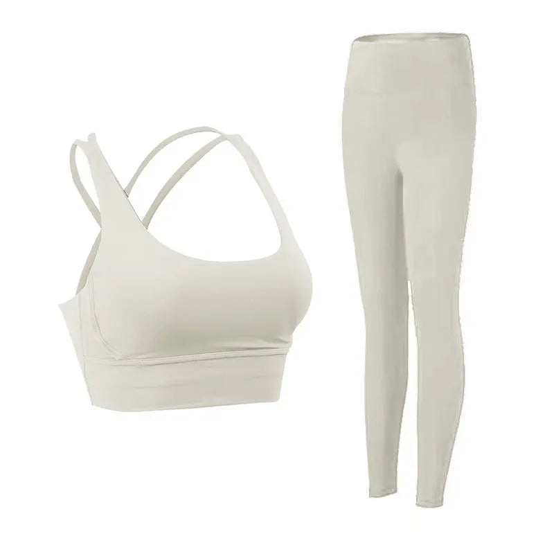 Sports set of leggings with bra.