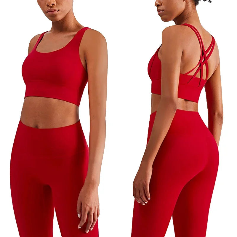 Sports set of leggings with bra.